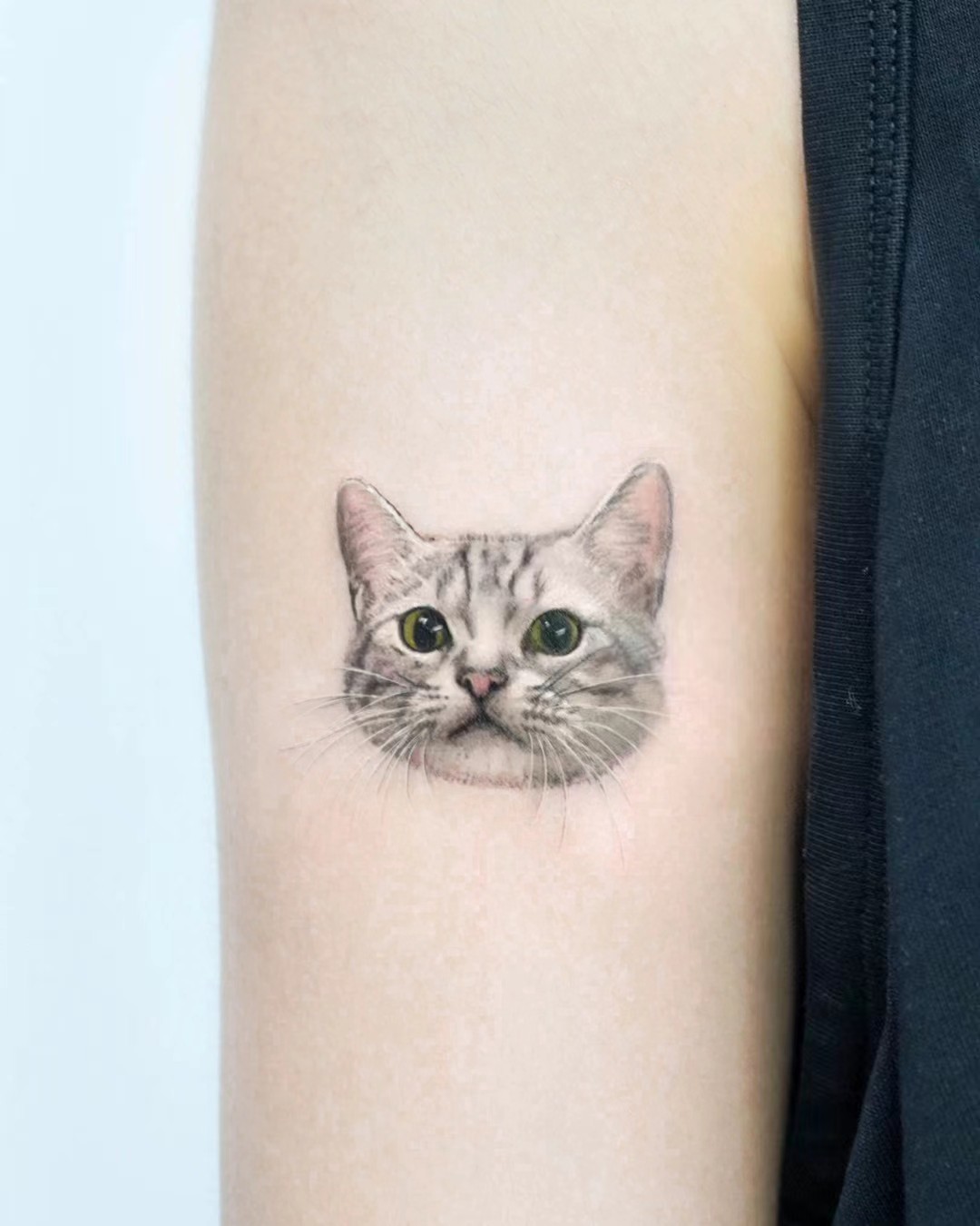 Delicate colour tattoo by Misa in Hong Kong, portfolio 10