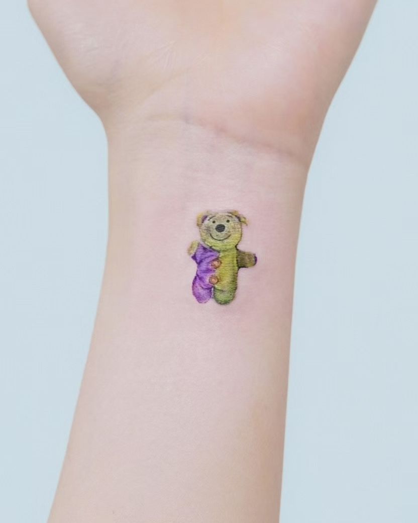 Delicate colour tattoo by Misa in Hong Kong, portfolio 15